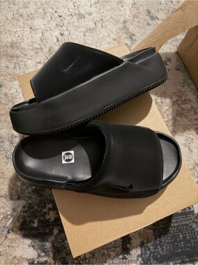 Nike Women’s Calm Elevation Slide
